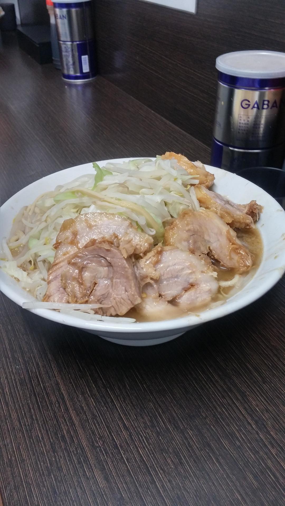 彡 初めてラーメン二郎に入ってみたわ どんな味か楽しみやなぁ くだらな速報